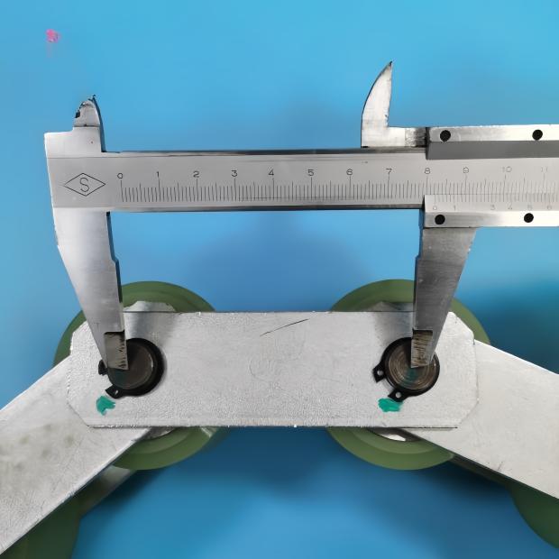  SOK Original Quality Escalator Tension Chain with 8 Rollers Is 82mm Roller Size 60*55 Handrail drive wheel pressure chain