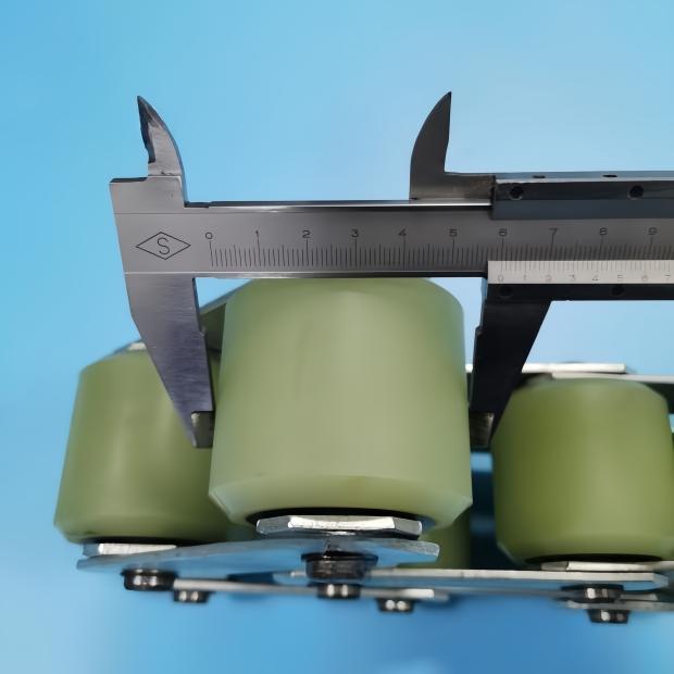  SOK Original Quality Escalator Tension Chain with 8 Rollers Is 82mm Roller Size 60*55 Handrail drive wheel pressure chain
