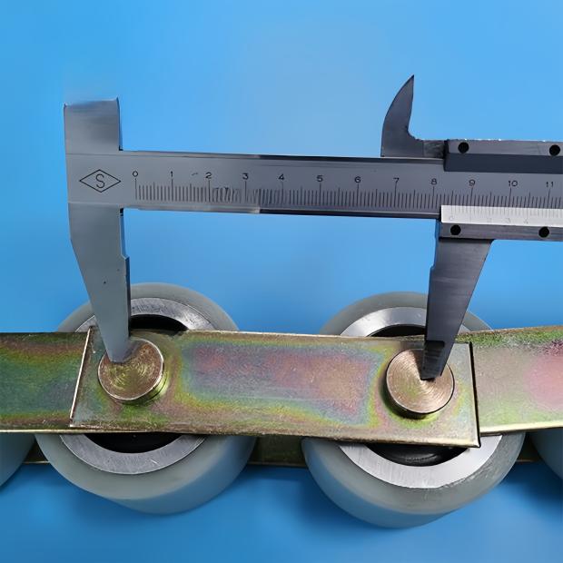  SOK Original Quality Escalator pressure chain with 5 Rollers pitch Is 85mm Roller Size 70*50mm