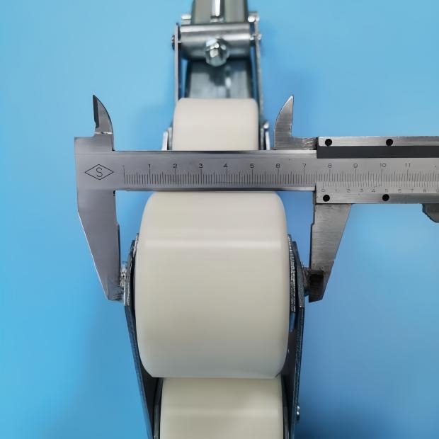 DAA332L3 Escalator Handrail Tesion Chain with 7 Rollers Pitch Is 82mm Roller Size 76*54*6201