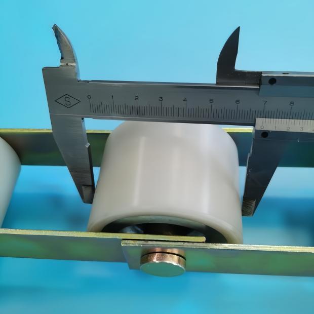 SOK Escalator Handrail Tesion Chain with 6 Rollers Pitch Is 120mm Roller Size 75*50mm