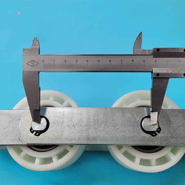  SOK Escalator Handrail Tension Chain with 8 Rollers, Pitch is 100mm And Roller Size 80*53*6204