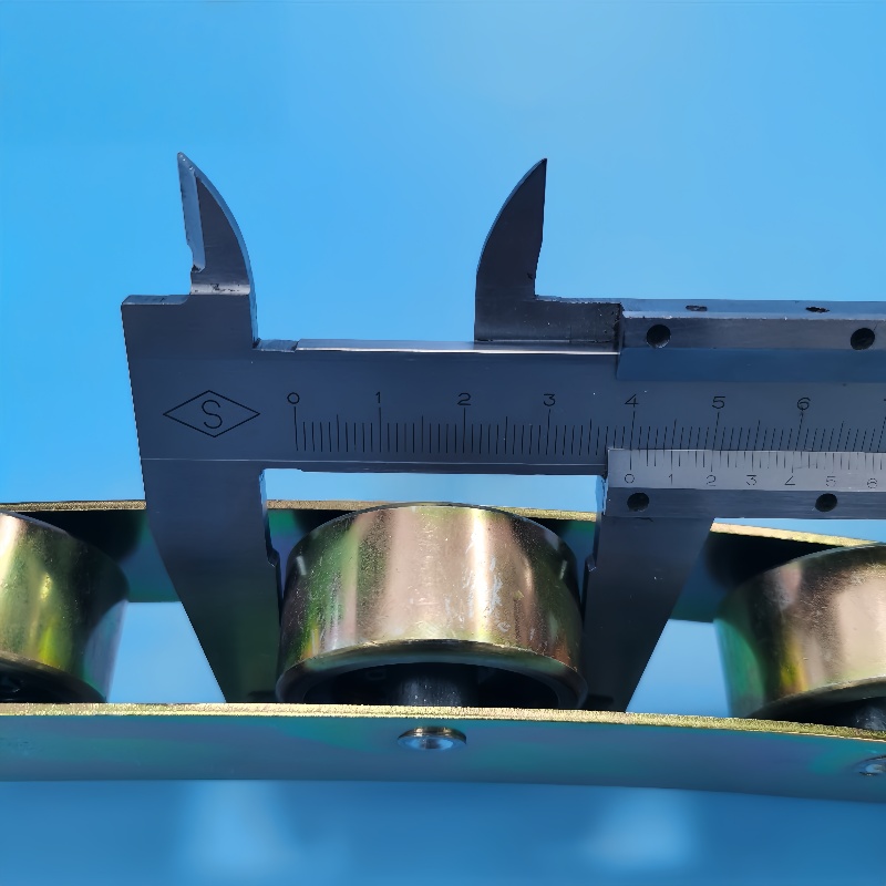  SOK Escalator Rotary Chain YS110C688G01 6 Rollers 40*20 