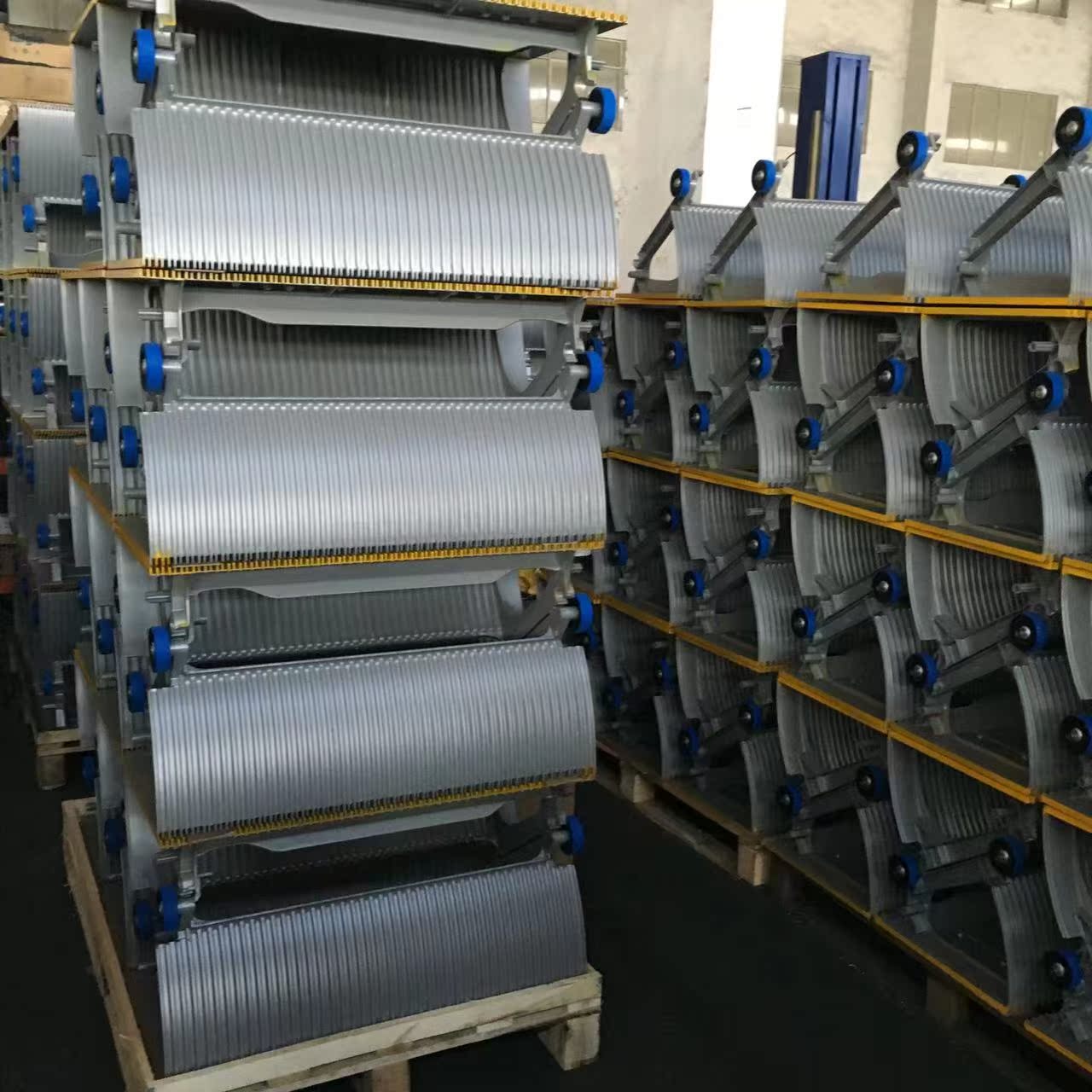 SOK Cheap High Quality Escalator Step Black Color 700/800/1000 