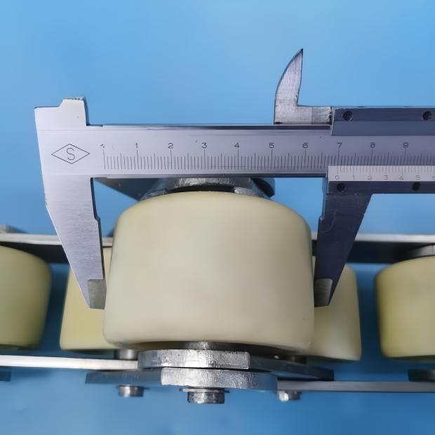 SOK Escalator Handrail Handrail Press Belt Chain with 8 Rollers Pitch Is 82.50mm Roller Size 75*43mm