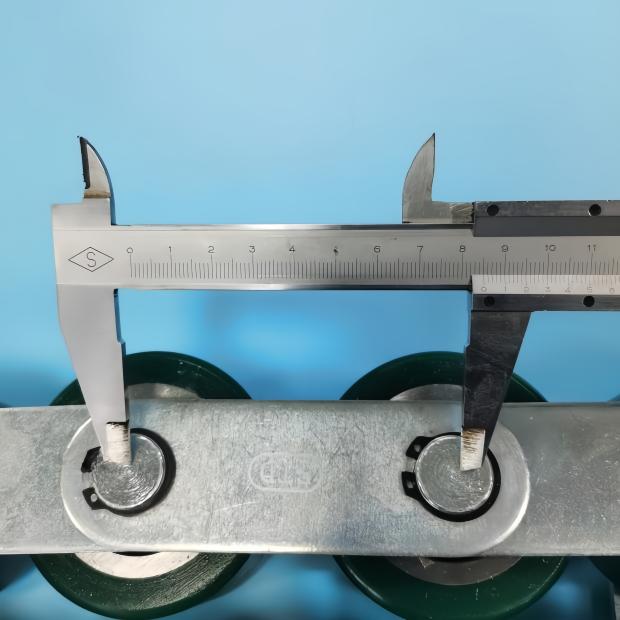 SOK Escalator Handrail Tesion Chain with 8 Rollers Pitch Is 85mm Roller Size 75*60*6004