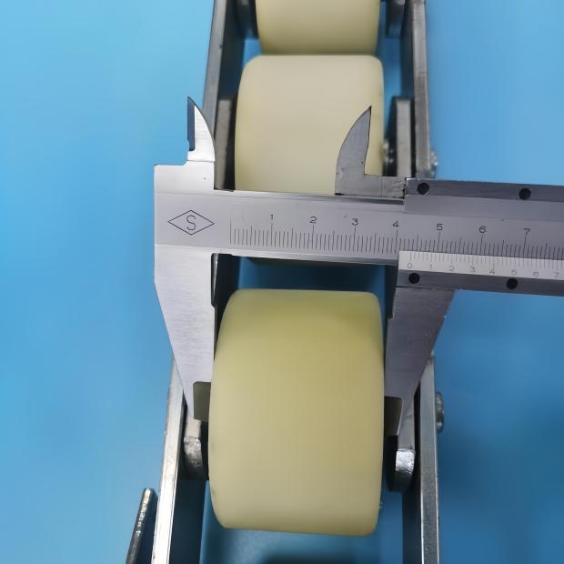 SOK Escalator Handrail Handrail Press Belt Chain with 8 Rollers Pitch Is 82.50mm Roller Size 75*43mm